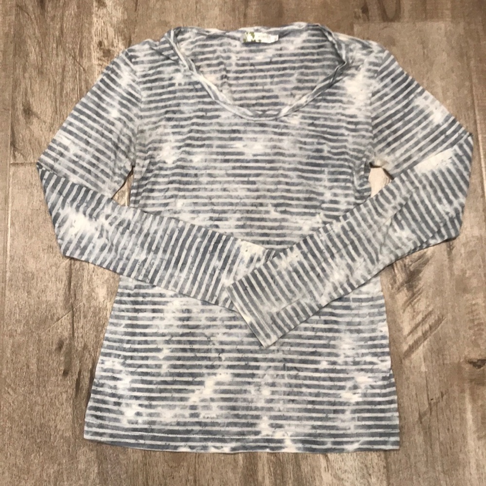 AVANI small long sleeve sheer yoga top